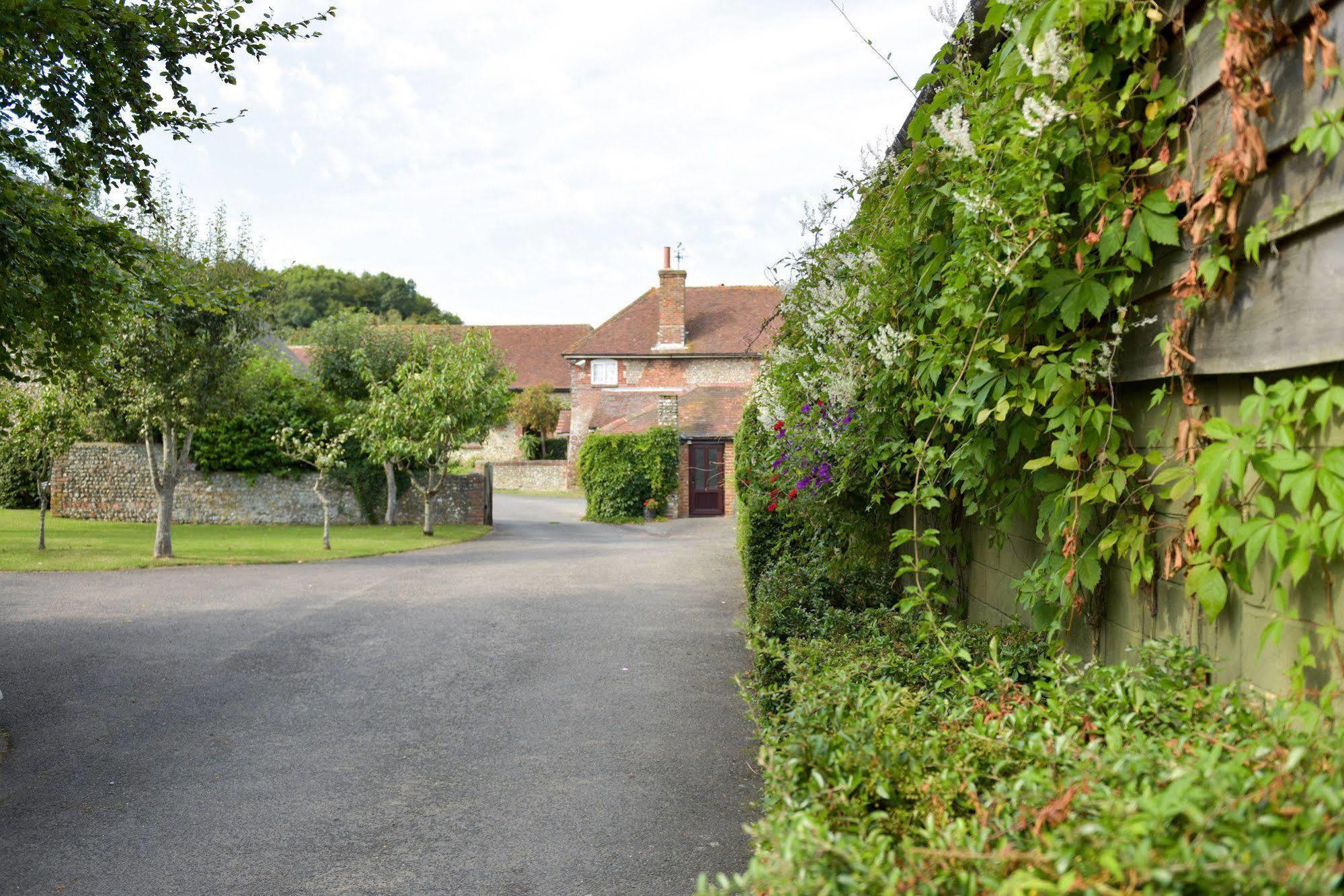 Old Selden Farm B&B Clapham  Exterior foto