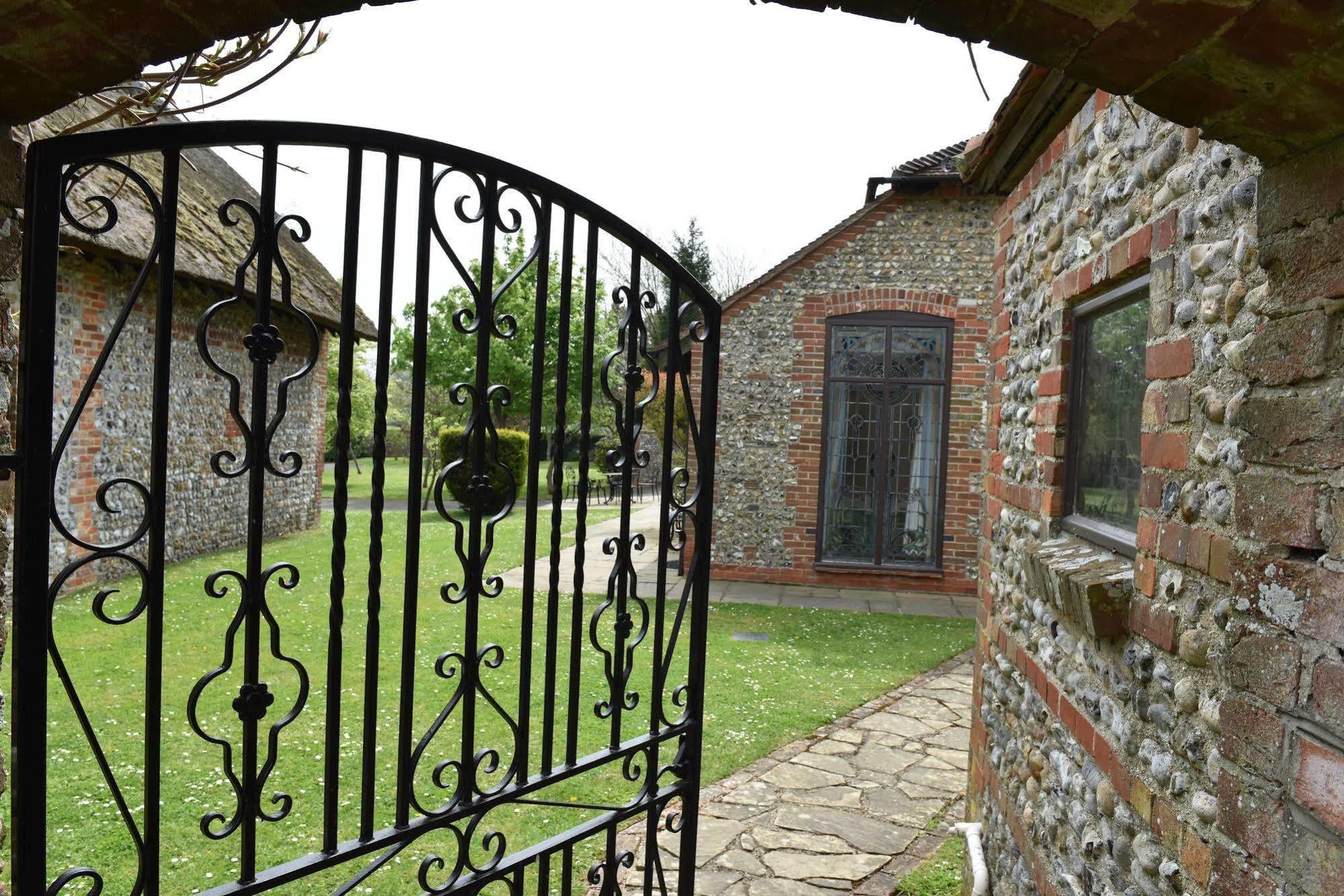 Old Selden Farm B&B Clapham  Exterior foto