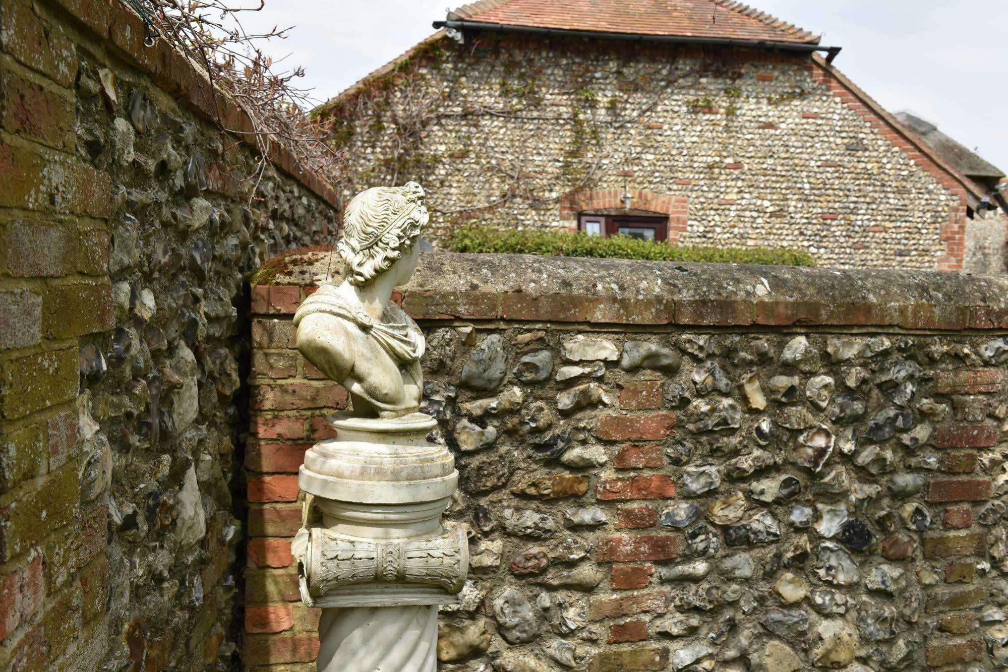Old Selden Farm B&B Clapham  Exterior foto